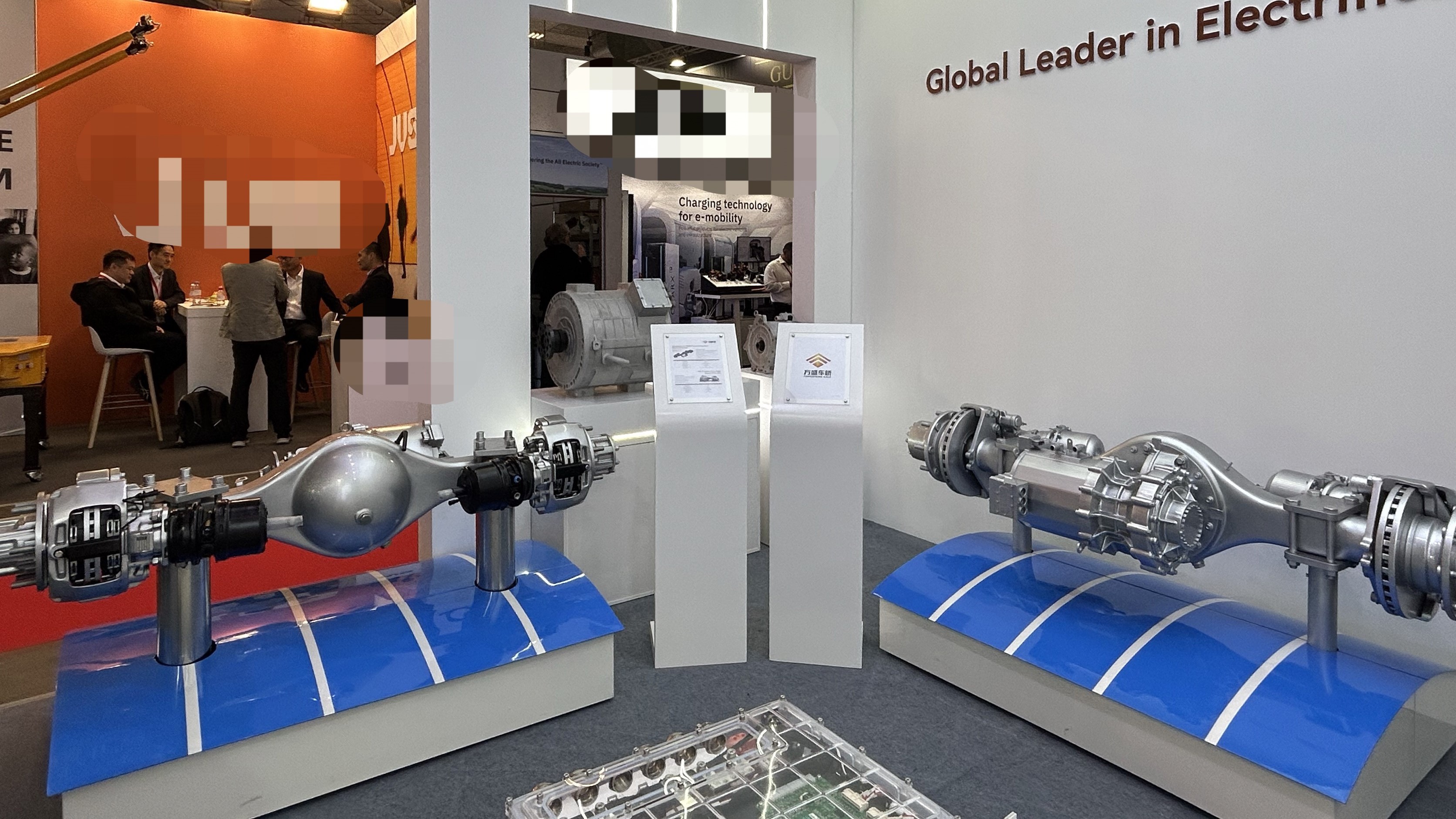 驅(qū)動(dòng)未來(lái)——方盛車橋亮相2025年布魯塞爾世界客車博覽會(huì)